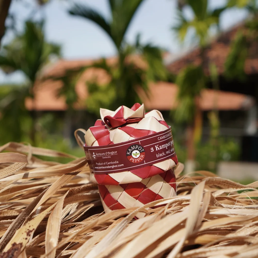 Kampot pepper, whole mixed, packaging at workshop