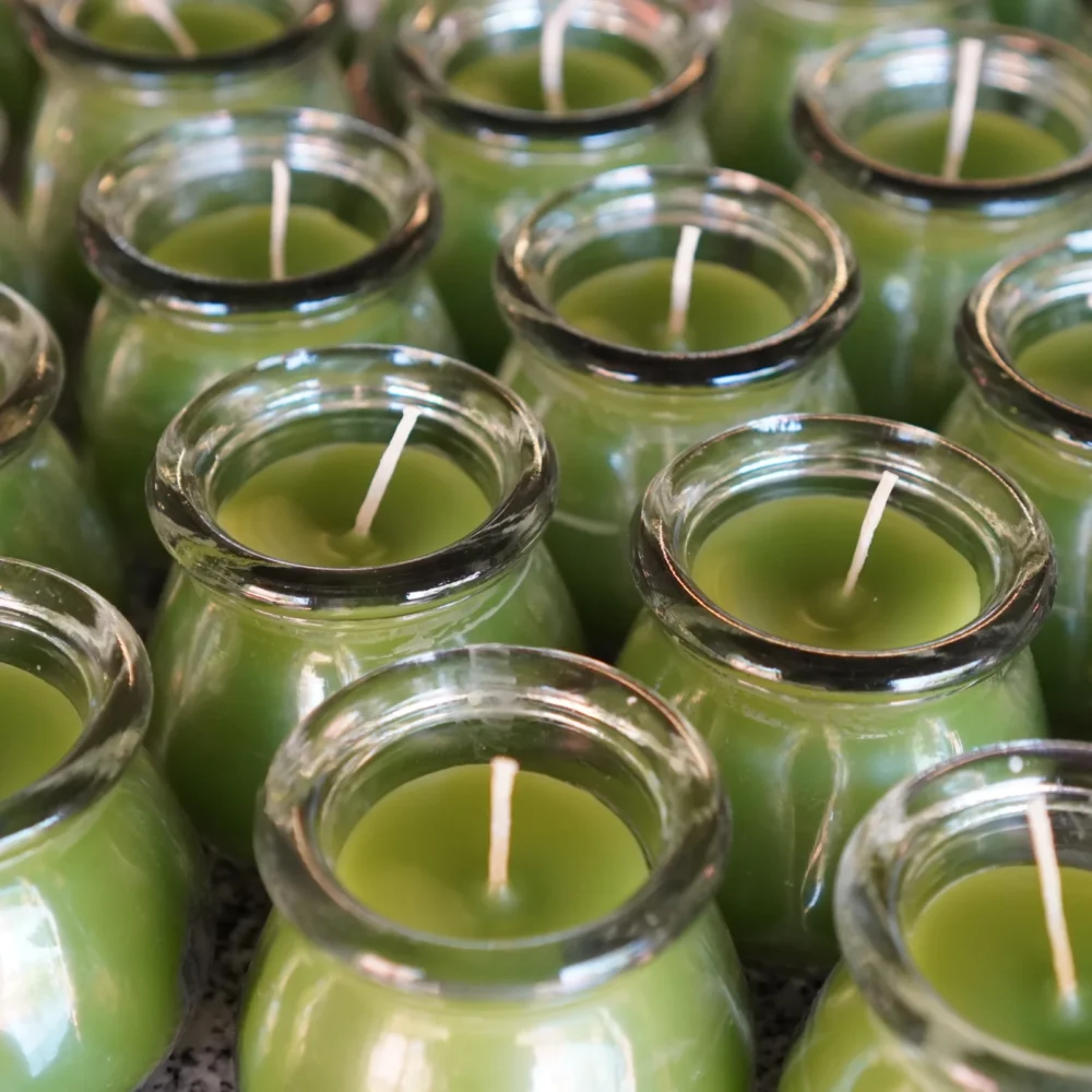 candle in round jar, lemongrass