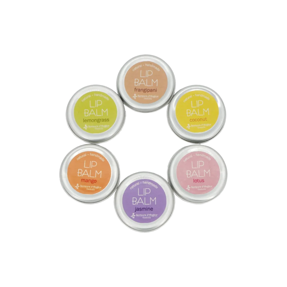 lip balm in aluminium box, circle layout, top view