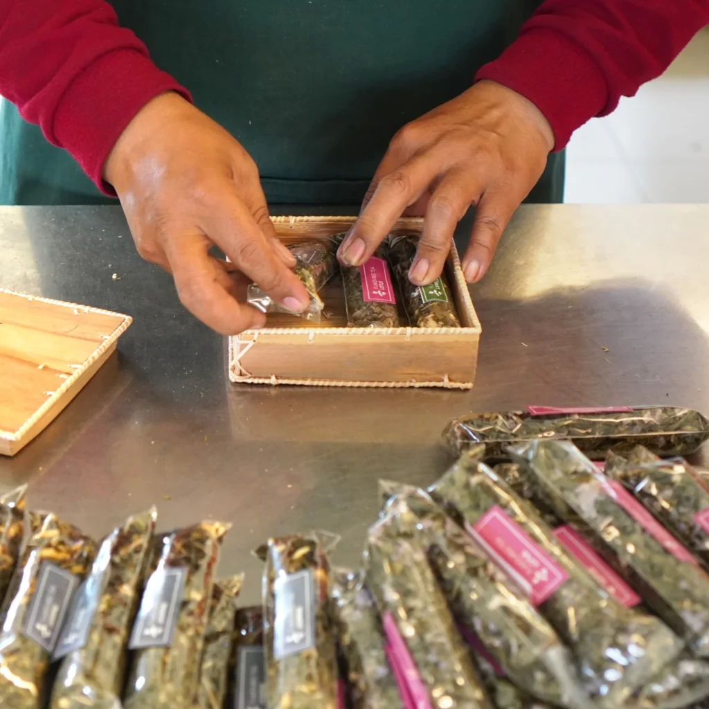 Set flavored tea in plastic wrap, packing in Krebei riel box