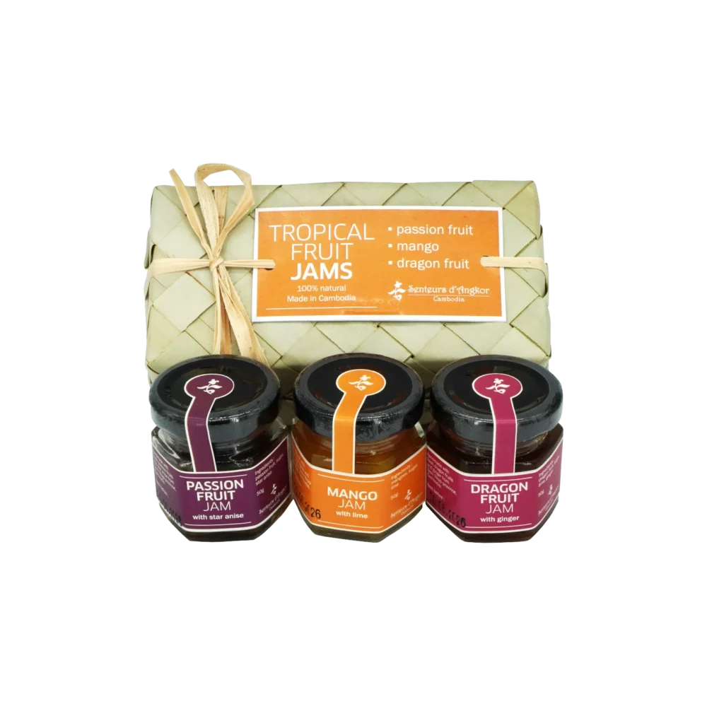 Set of 3 tropical jam (passion fruit, mango and dragon fruit), display