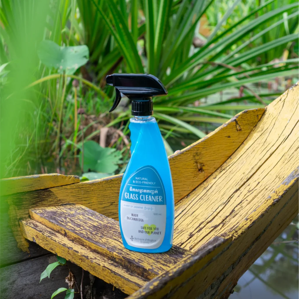 Spray of Eco Saart Glass cleaner