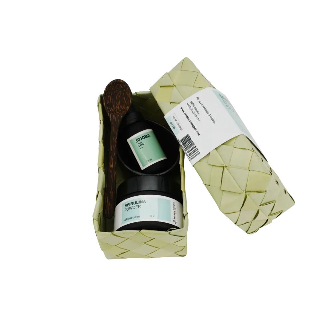 Spirulina face mask, semi-opened