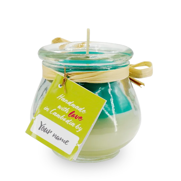 One aromatic candle with the scent of your choice